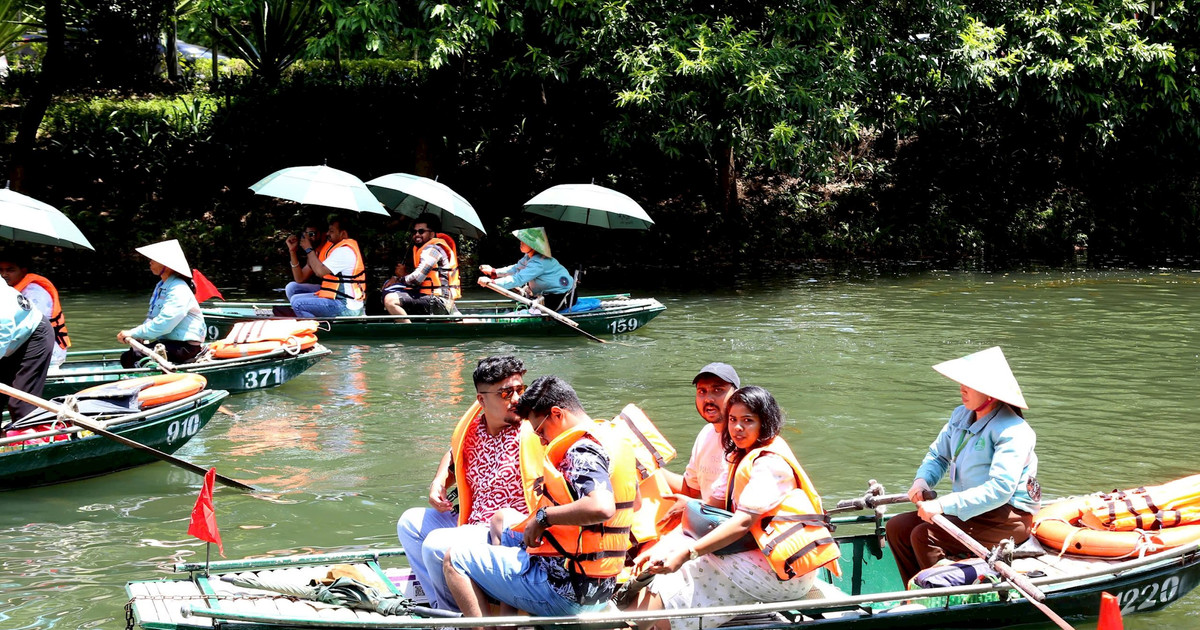 More than 800 Indian visitors to Trang An