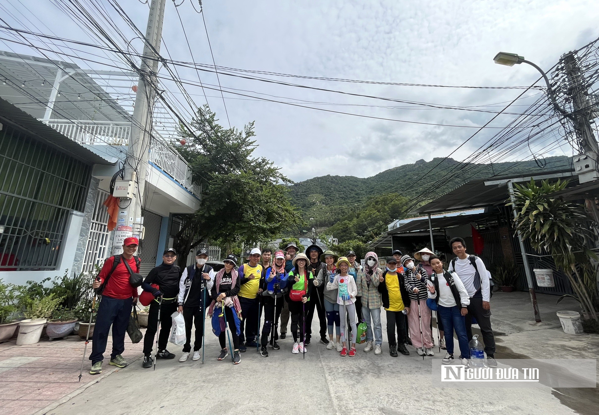 Sự kiện - Trải nghiệm thú vị khi leo núi chinh phục 'nóc nhà' Nha Trang (Hình 3).