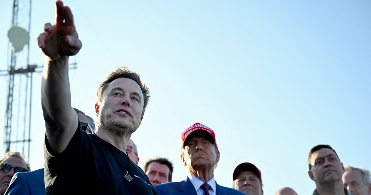 Ông Trump xem SpaceX của tỉ phú Elon Musk phóng phi thuyền Starship