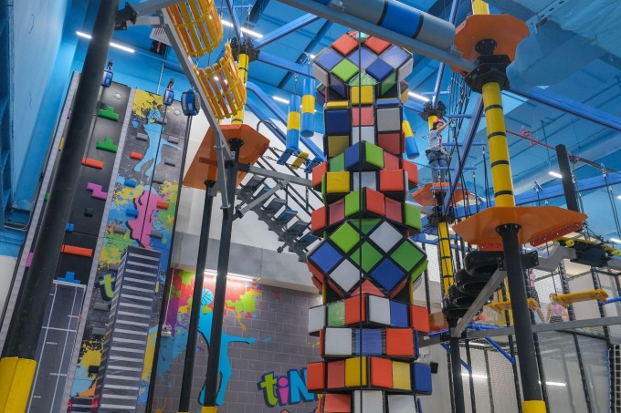 Một góc tiNiPark vừa khai trương giữa tháng 4 tại tầng 3, Thiso Mall Sala (Thành phố Thủ Đức). KHu vui chơi được thiết kế thành nhiều khu vực phù hợp nhiều nhiều độ tuổi từ 0-12, hỗ trợ trẻ phát triển vận động, phát triển tư duy, giúp trẻ giải toả căng thẳng sau giờ học. Ảnh: XIN TÊN NGƯỜI CHỤP