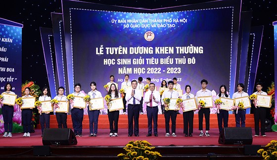 Tuyên dương 759 học sinh giỏi tiêu biểu của Thủ đô ảnh 1