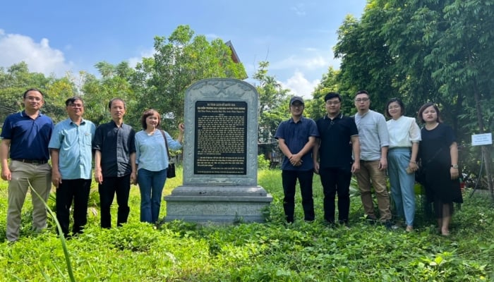 Es gibt eine historische Reliktstätte der Huynh Thuc Khang Journalistenschule, die ihrer historischen Bedeutung würdig ist.