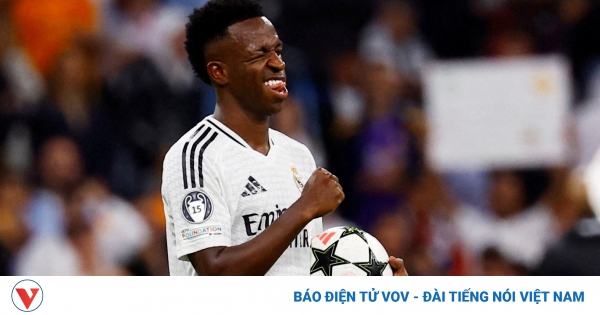 HLV Ancelotti sốc trước màn trình diễn siêu hạng của Vinicius