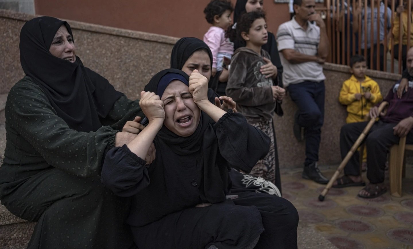 Israel y Hamás lucharon ferozmente por los hospitales en Gaza en un estado de caos. Imagen 2