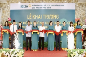 Apertura de la oficina de transacciones de Au Co - sucursal de BIDV Phu Tho en Thanh Thuy