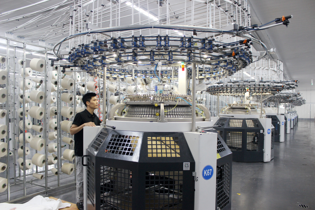 Textile production at Vietnam Knitting Fashion Company Limited (Hai Ha Seaport Industrial Park). Photo: Manh Truong