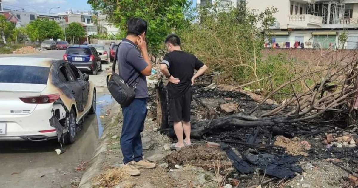 Burning garbage on the roadside burns car