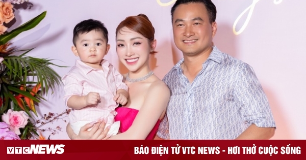 Chi Bao held a luxurious birthday party for his wife in a newly completed villa.