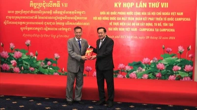 7e réunion entre le ministère de la Défense nationale du Vietnam et le Conseil national du Front de solidarité pour le développement de la patrie cambodgienne