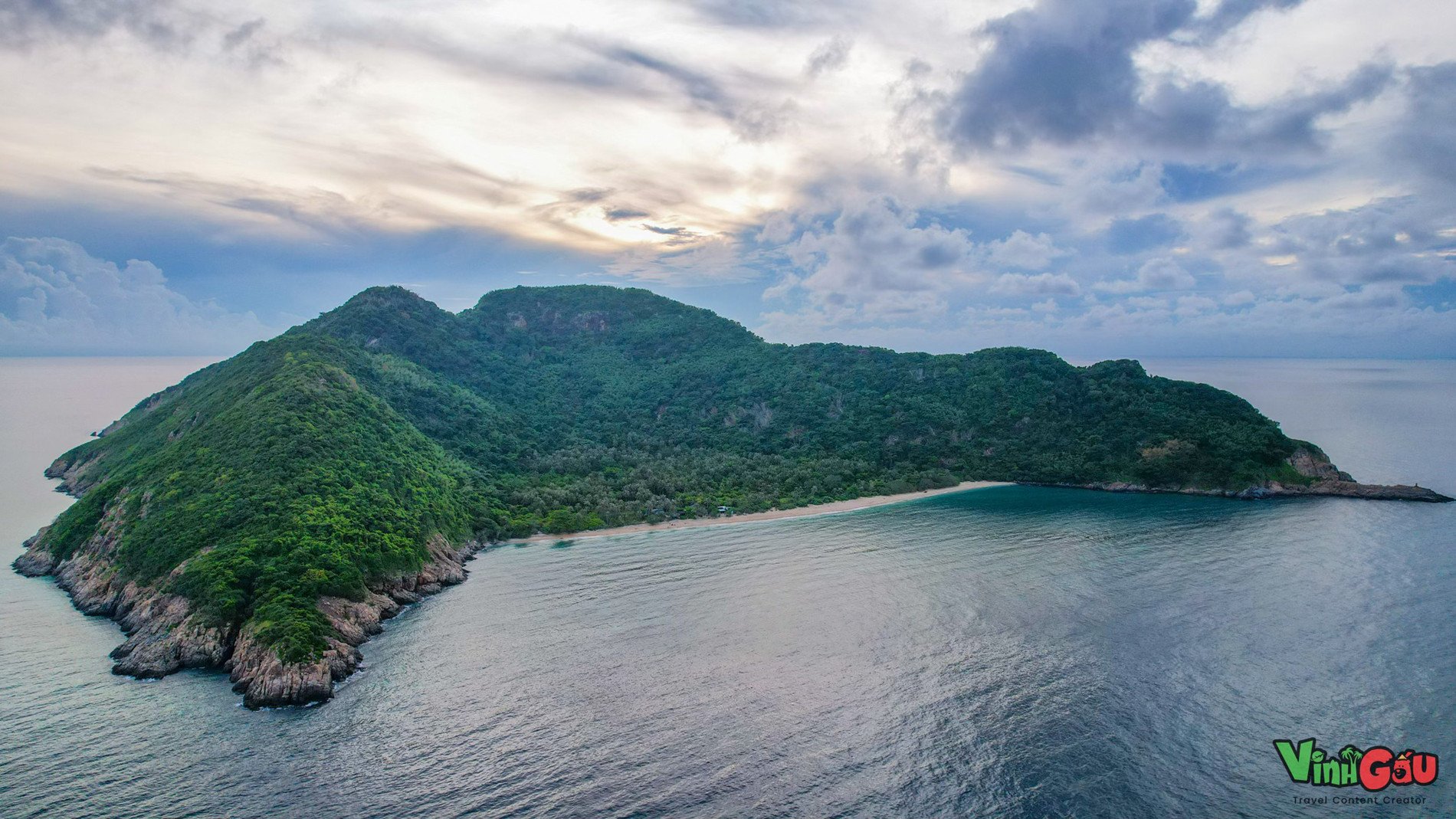 Les visiteurs de Con Dao pour préserver les tortues marines découvrent un « paradis » qui les rend si heureux qu'ils ne veulent pas partir