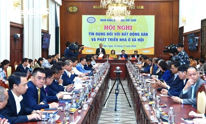 Conference on Credit for Real Estate and Social Housing Development chaired by the State Bank of Vietnam and the Ministry of Construction. (Photo: D.V)