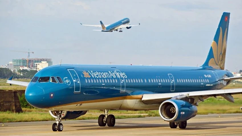 Extending Vietnam Airlines' capital refinancing three times is the best option in the current context.