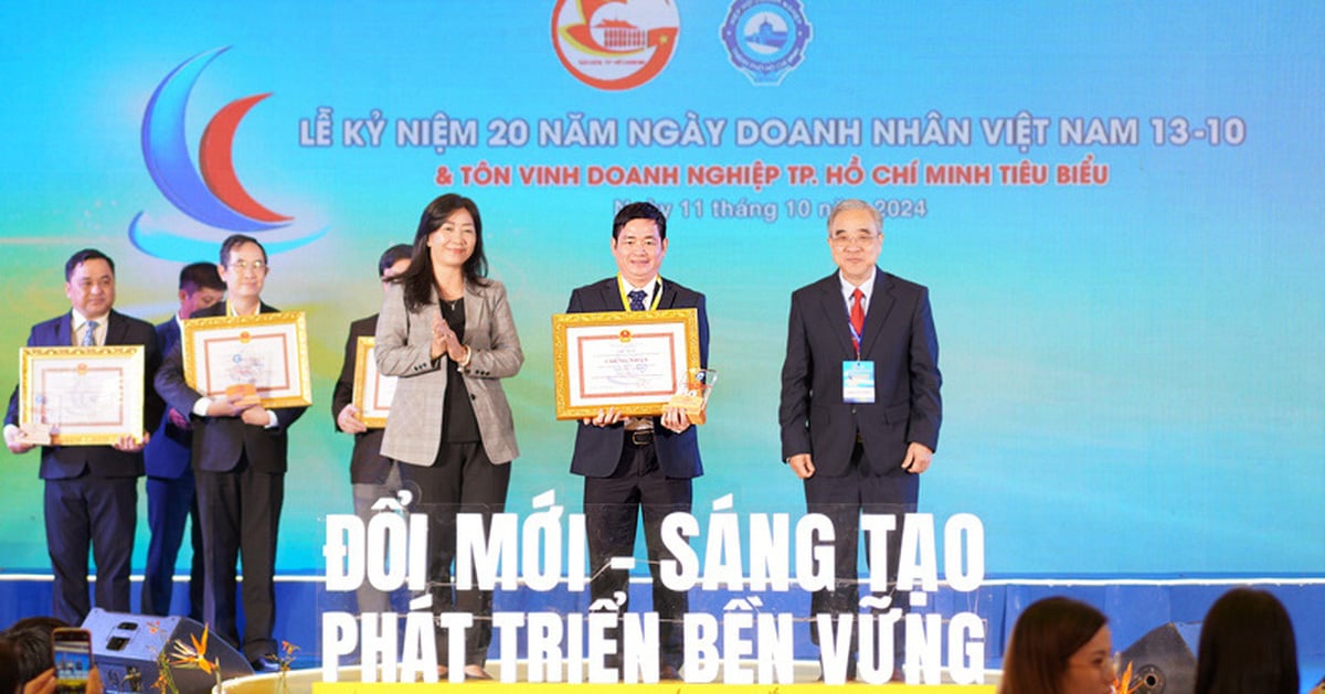 Sáng kiến xanh của Satra được tôn vinh tại Doanh nghiệp Doanh nhân TP.HCM tiêu biểu năm 2024