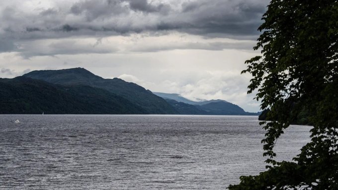 Ein normaler Tagesblick auf Loch Ness, ein berühmtes Reiseziel in Schottland, das mit der Legende des Seeungeheuers Nessie verbunden ist. Foto: CNN