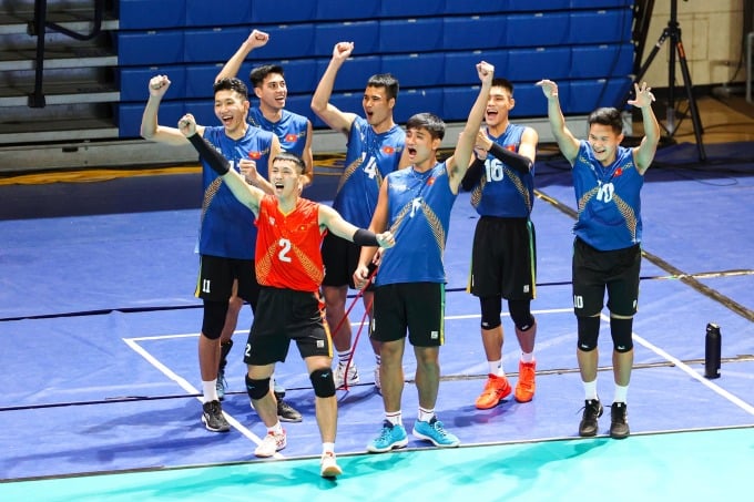 Đội tuyển bóng chuyền nam Việt Nam đang đứng vị trí 56 trên bảng thứ bậc FIVB. Ảnh: AVC