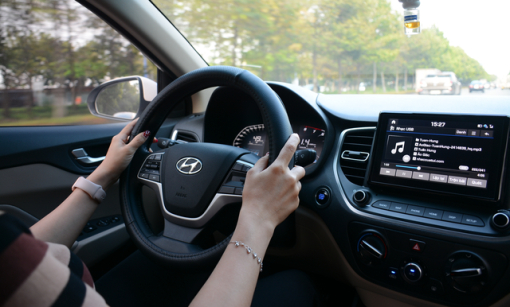 Volante del coche bloqueado: causas y soluciones