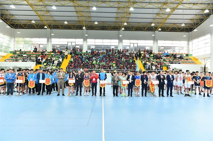 14 equipos participaron en la competencia deportiva nacional de baloncesto de escuela secundaria imagen 1