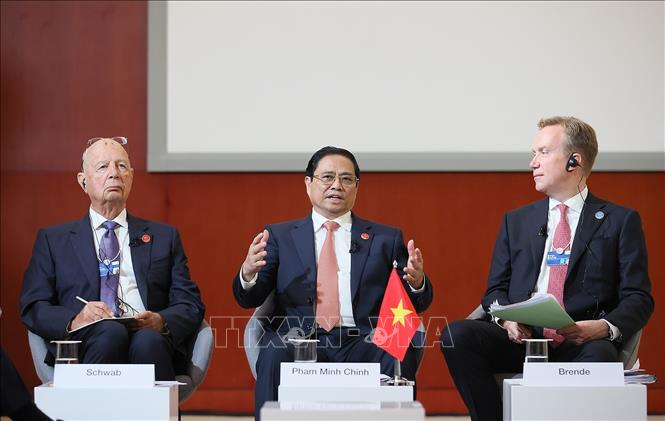 Premierminister Pham Minh Chinh nimmt am Nationalen Strategiedialog zwischen Vietnam und dem Weltwirtschaftsforum teil