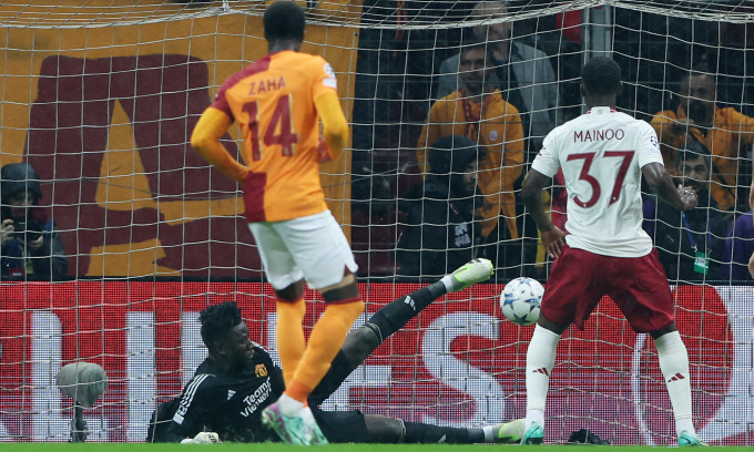 Onana concedió el segundo gol en el partido en el que el Man Utd empató 3-3 con el anfitrión Galatasaray en el Estadio Ali Sami Yen en la quinta ronda del Grupo A de la Liga de Campeones el 29 de noviembre. Foto: Reuters