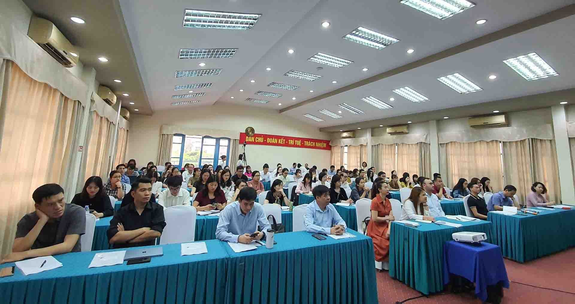 Các học viên đã tham gia đầy đủ, nghiêm túc và tích cực trao đổi với các diễn giả trong 4 chuyên đề.