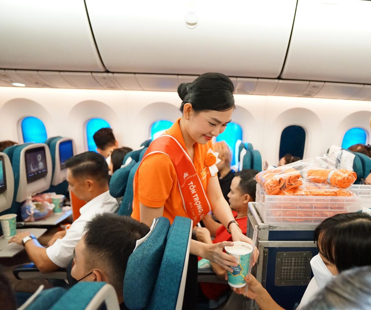 Vietnam Airlines cất cánh cùng thông điệp “Tô cam”