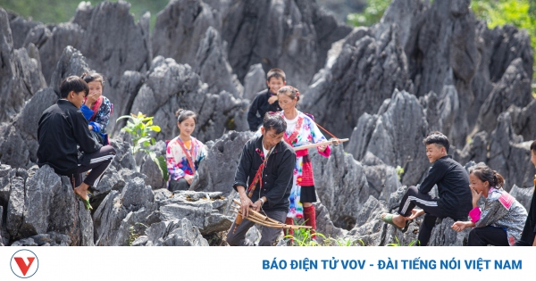 Preserving the Mong flute on the Tua Chua stone plateau