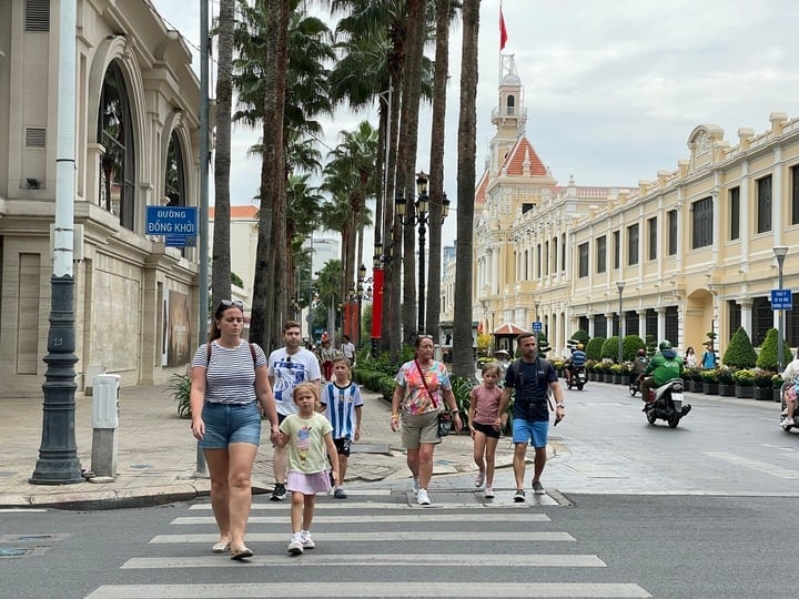 Este año, la víspera de Año Nuevo está cerca del Año Nuevo Lunar, por lo que los turistas reservan sus tours del Tet antes de lo habitual. (Foto: P. Minh)