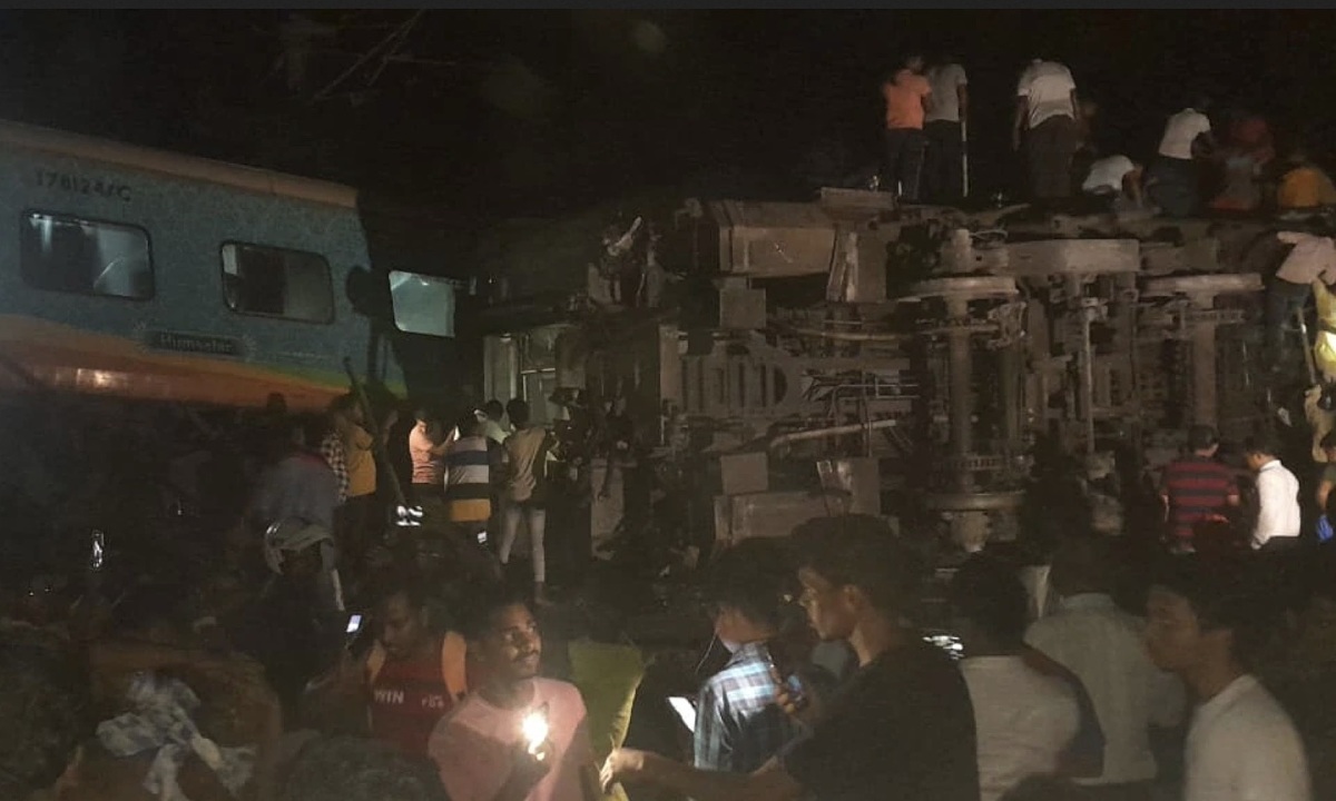 Trois trains entrent en collision en Inde, plus de 50 morts