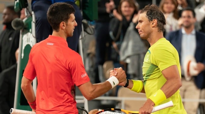 Nadal (derecha) ganó 29 partidos y perdió 30 partidos en sus enfrentamientos con Djokovic. Foto: AP