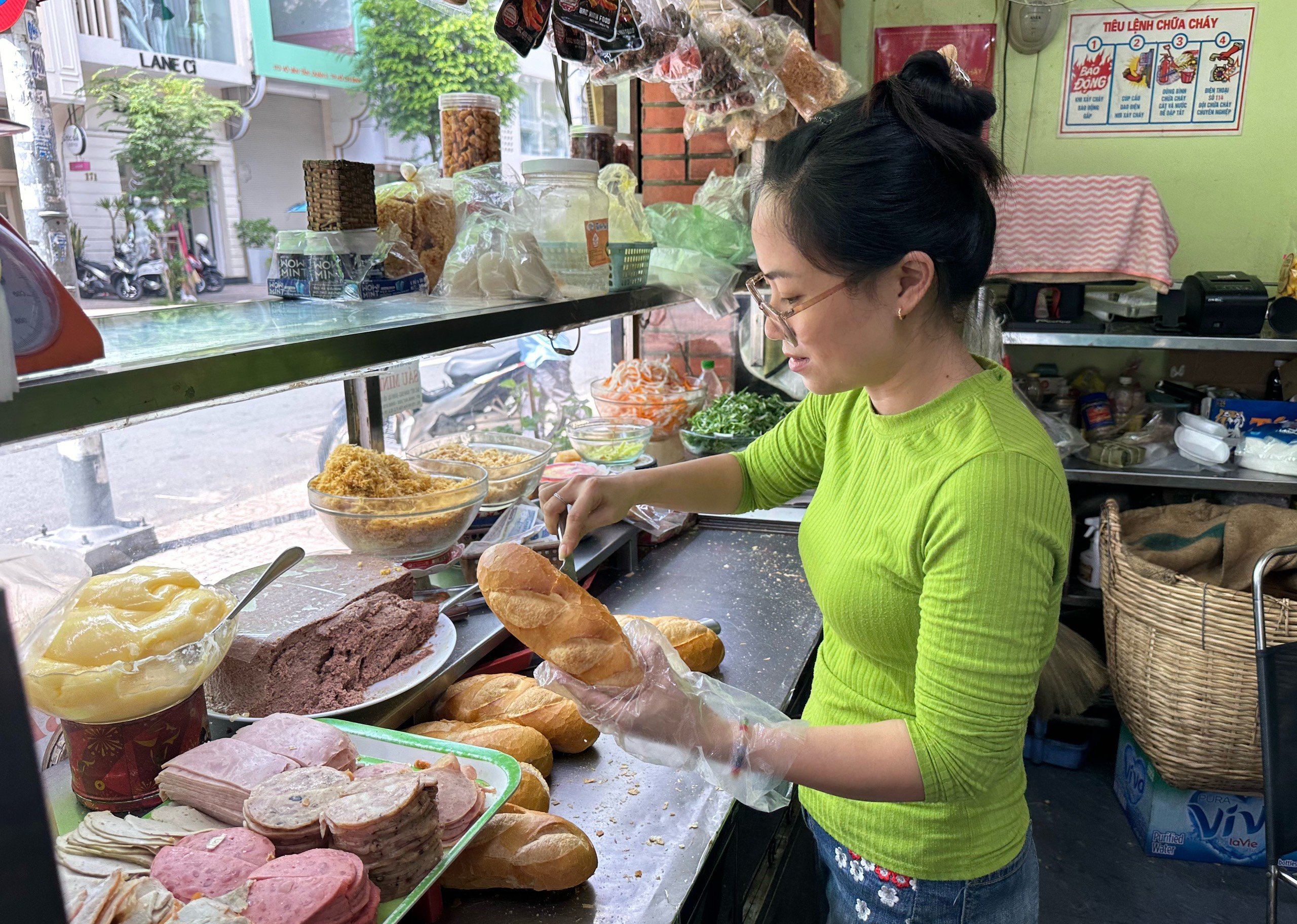 Hôm nay Michelin Guide công bố danh sách quán ăn ở Việt Nam: Bánh mì liệu có đánh rớt như 2023? - Ảnh 4.