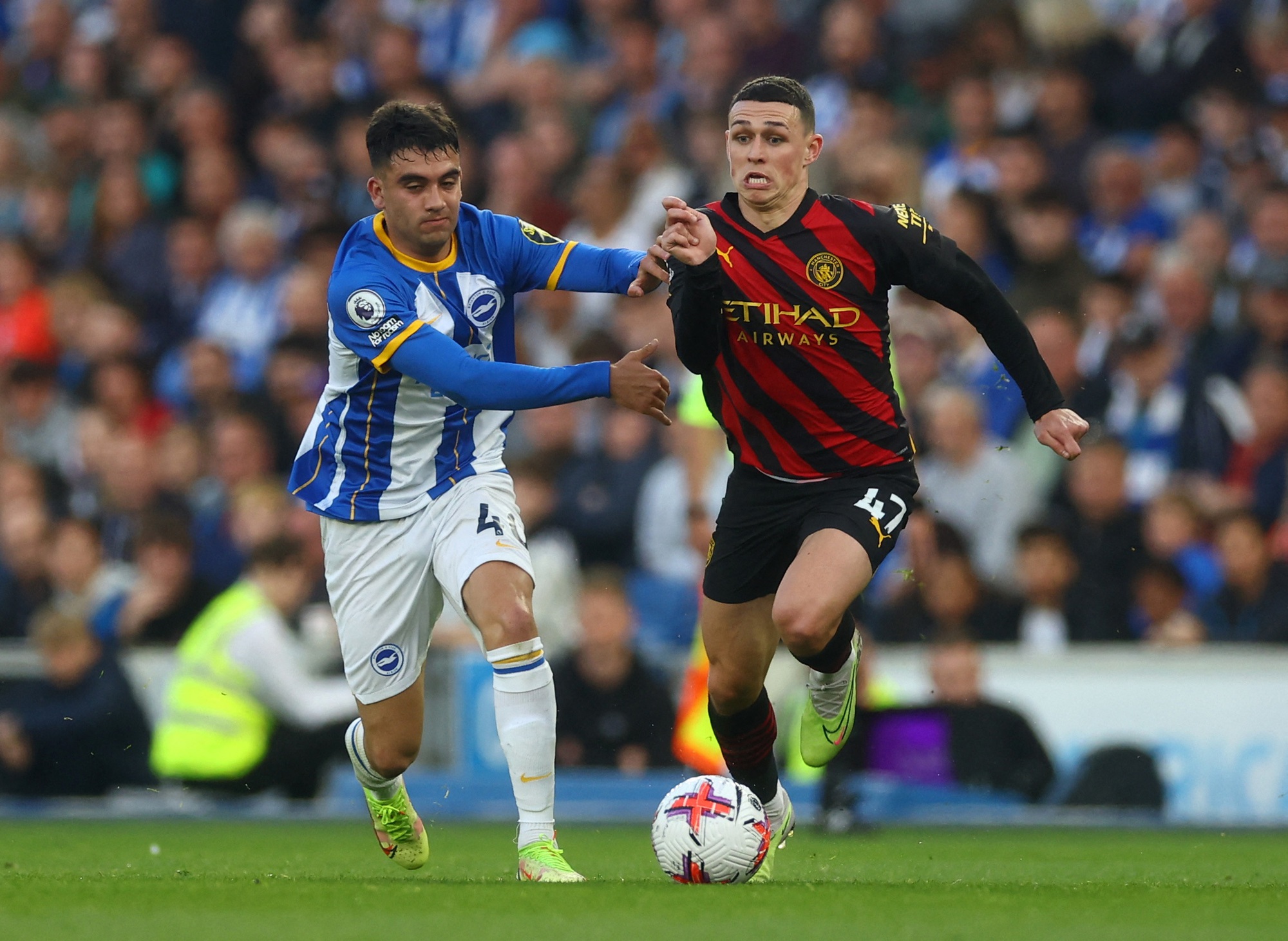 Sao trẻ Brighton lập siêu phẩm, tân vô địch Man City bị cầm hòa - Ảnh 2.