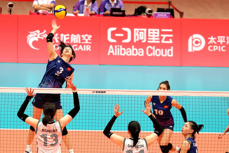 Vietnam women's volleyball team aims for semi-final opportunity