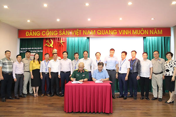 Xi măng Cẩm Phả và Xi măng Hạ Long ký kết hợp tác cùng phát triển