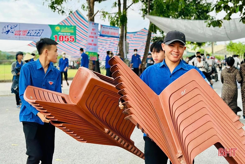 Ha Tinh youth is ready to accompany students