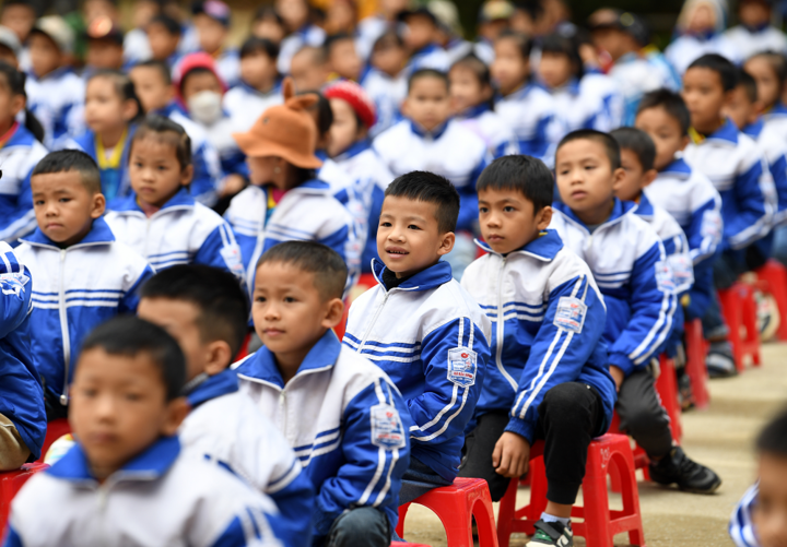 The joy of students of Bac Quynh primary school on the School Hygiene and Health Day and the inauguration ceremony of 27 toilets for children in Lang Son.