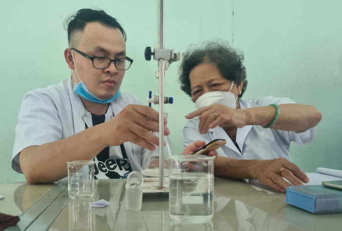 La estudiante Nguyen Thi Hong Luu en hora de práctica. Foto: Proporcionada por la escuela