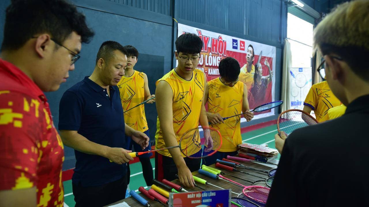 La pareja Tien Minh inspira en el festival de bádminton de Kamito