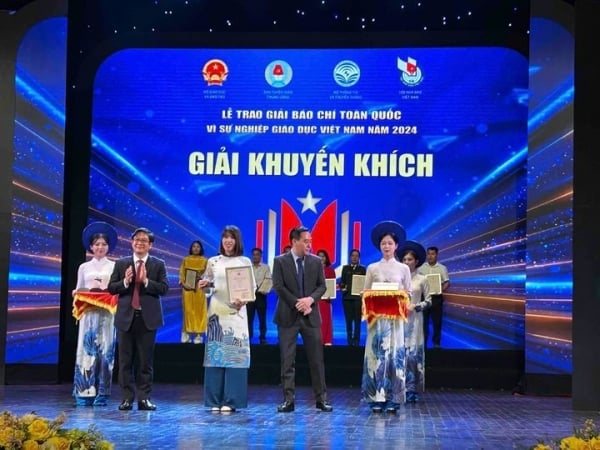 Die Zeitung „The World and Vietnam“ gewann den For Vietnam Education Journalism Award 2024