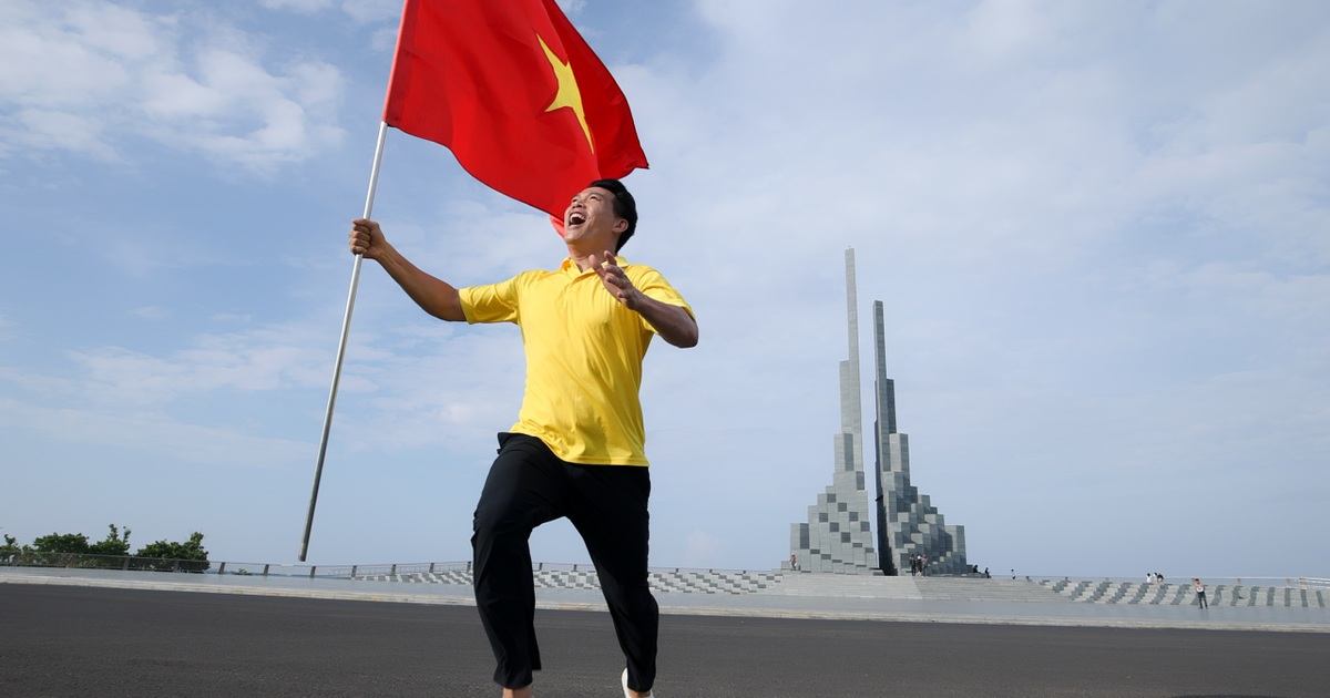 Quach Beem releases MV "One Round of Vietnam" to celebrate National Day September 2nd