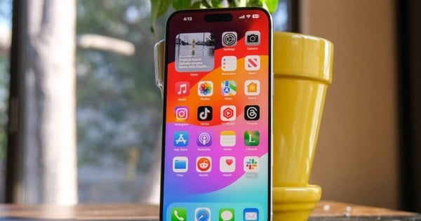 Apple "shocked", users own cheaper iPhones?