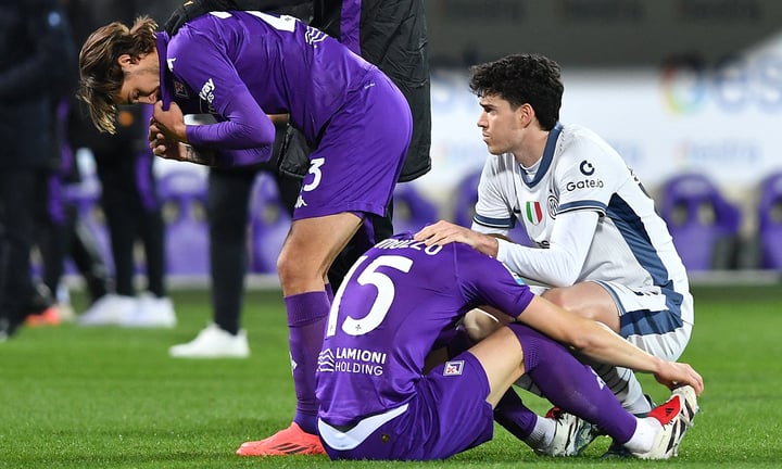 Players from both teams comforted each other and prayed for Bove. (Photo: Reuters)