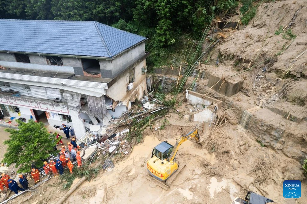 La scène du glissement de terrain dans le village de Yuelin dans la province du Hunan, en Chine. Photo : THX