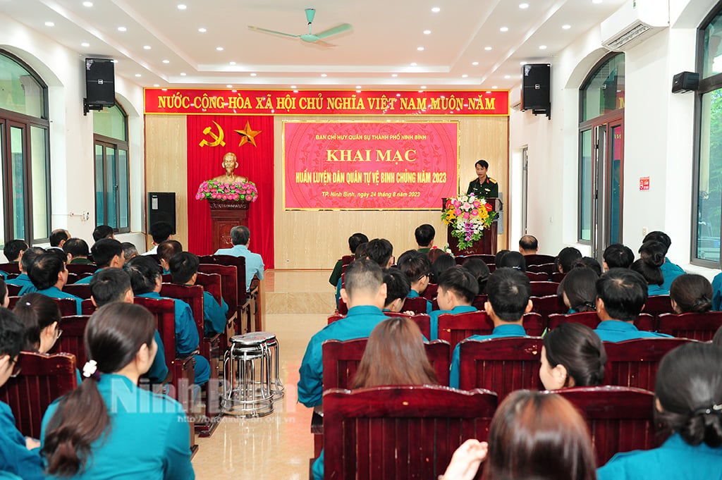 La ciudad de Ninh Binh inaugura el entrenamiento para milicias y fuerzas de autodefensa en 2023