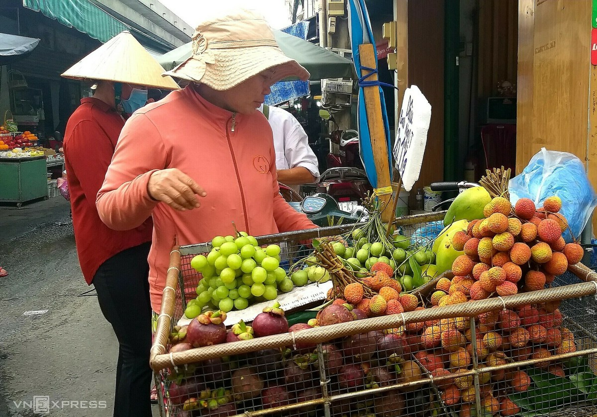 Litchis précoces à moitié prix