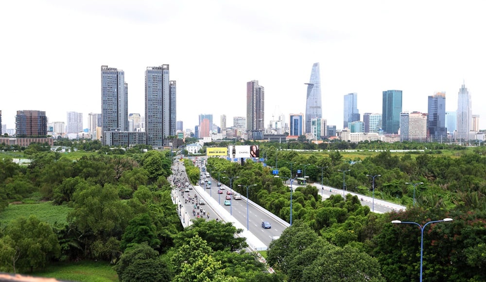 Liste des prix des terrains à Ho Chi Minh-Ville avec le prix le plus élevé ; Quelle indemnisation sera versée à la maison sans certificat à Nguyen Tuan (Hanoï) ?