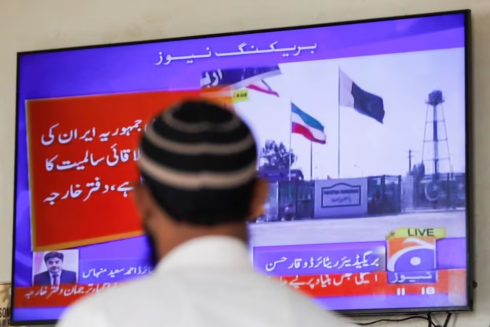 Pakistan greift den Iran an, die Spannungen im Nahen Osten nehmen weiter zu.