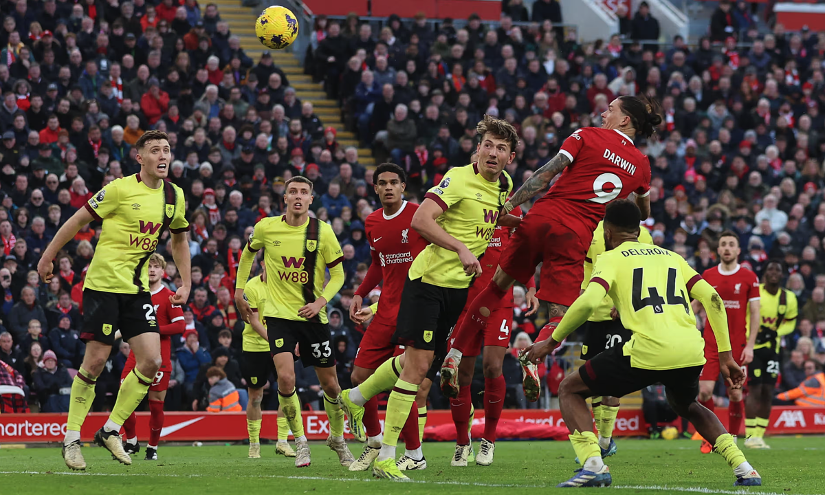 Nunez aide Liverpool à reprendre la première place