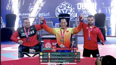 L'athlète Le Van Cong a remporté la médaille d'or mondiale