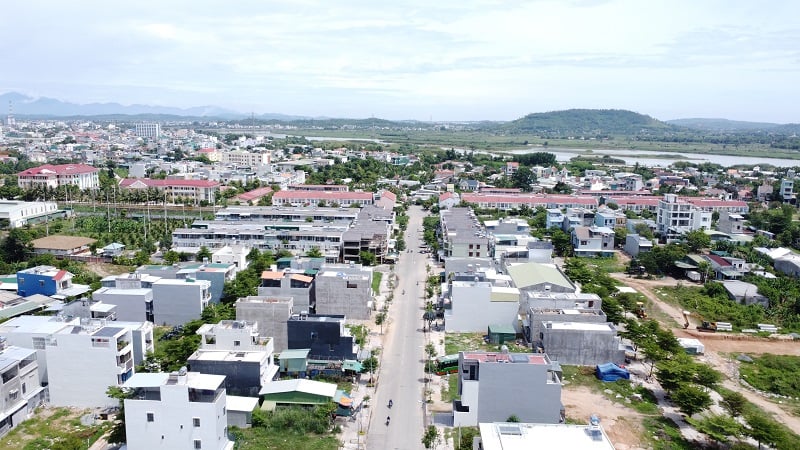 Quang Ngai reviews urban areas that have not yet allocated land for social housing development