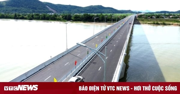 ¿El único puente en Vietnam que cruza dos ríos?